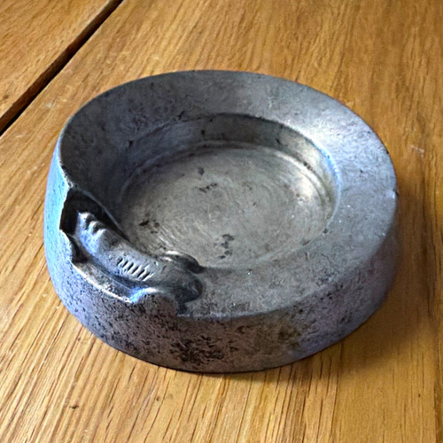 This item cast - is,