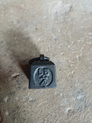 Antique cast iron lb - antique, 1/4